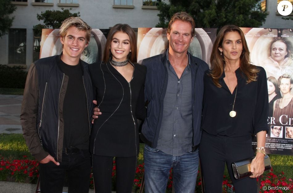 Cindy Crawford, son mari Rande Gerber et leurs enfants Kaia et Presley Gerber à Hollywood, le 31 août 2016.