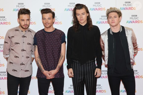 Liam Payne, Louis Tomlinson, Harry Styles et Niall Horan (du groupe One Direction) à la Soirée des BBC Music Awards 2015 à Birmingham. Le 10 décembre 2015