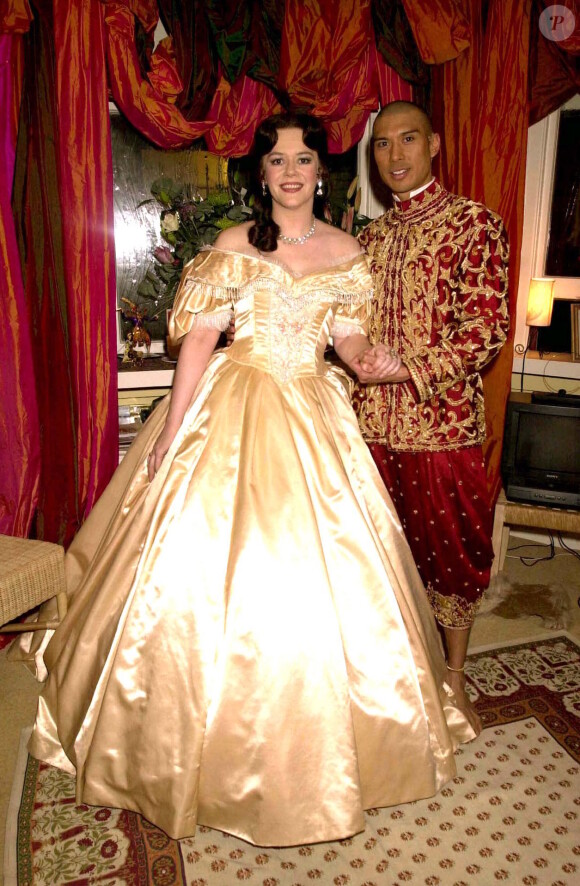 Keo Woolford et Josie Lawrence dans "Le Roi et moi" au London Palladium à Londres, printemps 2001.