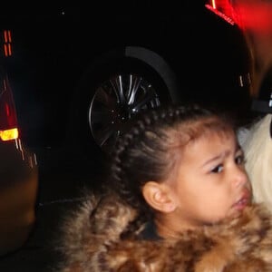 Kim Kardashian, son mari Kanye West et leur fille North sortent en famille le soir de la Saint-Valentin à New York le 14 février 2016.