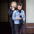Exclusif - Joe Jonas et sa nouvelle compagne Sophia Turner sortent ensemble d'un hôtel de Manhattan à New York le 23 novembre 2016.