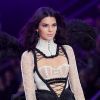 Kendall Jenner - Défilé Victoria's Secret Paris 2016 au Grand Palais à Paris, le 30 novembre 2016. © Cyril Moreau/Bestimage