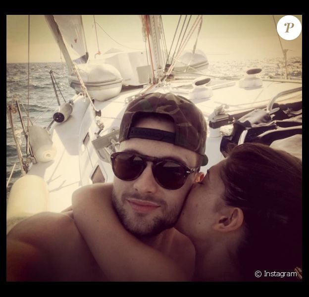 Bastien et Mélanie de "Secret Story 10" en vacances en amoureux en Guadeloupe, le 1er décembre 2016.