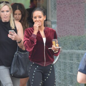 Exclusif - Melanie Brown (Mel B) à la sortie des studios d'enregistrements KIIS FM radio pour la 11ème finale de Xfactor à Sydney en Australie, le 20 novembre 2016