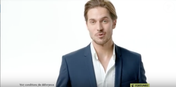Lucas Bravo dans la publicité Fortuneo, 2016.