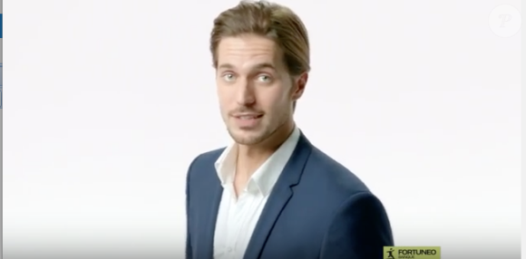 Lucas Bravo dans la publicité Fortuneo, 2016.