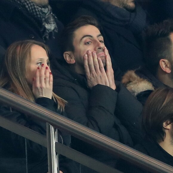 Audrey Lamy et son compagnon Thomas Sabatier - People au match de Ligue des Champions Psg - Ludogorets au Parc des Princes à Paris le 6 décembre 2016. Tenu en échec par Ludogorets (2-2), le PSG laisse la première place ... © Cyril Moreau/Bestimage