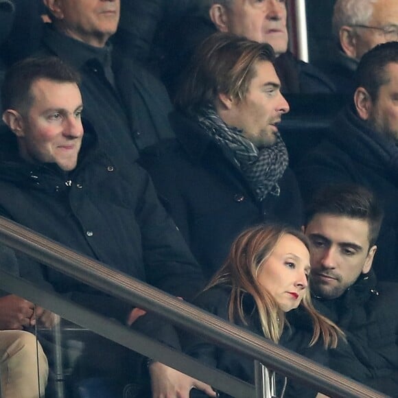 Audrey Lamy et son compagnon Thomas Sabatier - People au match de Ligue des Champions Psg - Ludogorets au Parc des Princes à Paris le 6 décembre 2016. Tenu en échec par Ludogorets (2-2), le PSG laisse la première place ... © Cyril Moreau/Bestimage