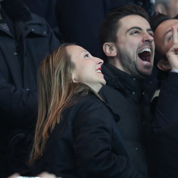 Audrey Lamy et son compagnon Thomas Sabatier - People au match de Ligue des Champions Psg - Ludogorets au Parc des Princes à Paris le 6 décembre 2016. Tenu en échec par Ludogorets (2-2), le PSG laisse la première place ... © Cyril Moreau/Bestimage