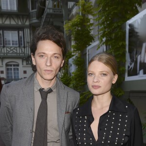 En couple depuis 2002 : Le chanteur Raphaël et sa compagne Mélanie Thierry - Inauguration de l'hôtel Barrière Le Normandy à Deauville, le 18 juin 2016. 