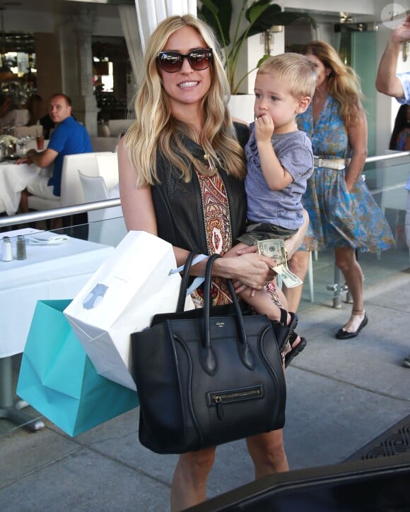 Kristin Cavallari va déjeuner avec son fils Camden à Beverly Hills, le 24 juillet 2014.