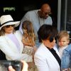 Kris Jenner , Lamar Odom et sa femme Khloé Kardashian avec Mason Disick et Penelope Disick arrivent à l'église de Agoura Hills pour la messe de Pâques à Hagoura Hills le 27 Mars 2016. 