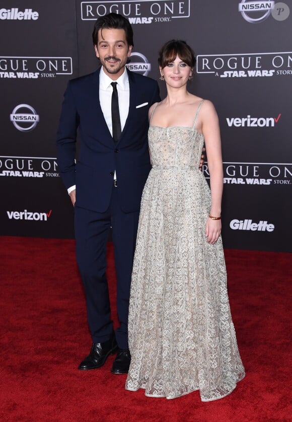 Diego Luna et Felicity Jones à la soirée "Rogue One: A Star Wars Story" au théâtre The Pantages à Hollywood, le 10 décembre 2016