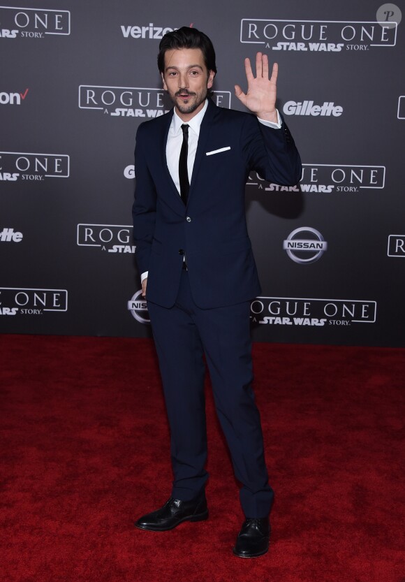 Diego Luna à la soirée "Rogue One: A Star Wars Story" au théâtre The Pantages à Hollywood, le 10 décembre 2016