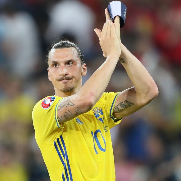 Zlatan Ibrahimovic au match de l'Euro 2016 Suède-Belgique au stade Allianz Riviera à Nice. C'est le dernier match de Zlatan Ibrahimovic sous les couleurs de la Suède, il prend sa retraite internationale. Nice, le 22 juin 2016.