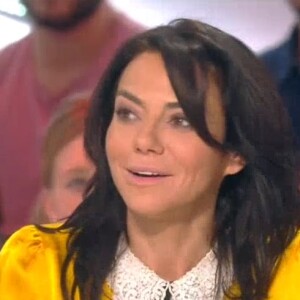 Sandra Zeitoun sur le plateau de l'émission "Il en pense quoi Camille ?" diffusée sur C8 le 13 décembre 2016