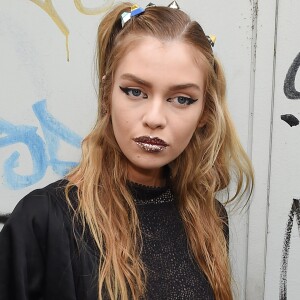 Stella Maxwell - Célébrités à la sortie d'un défilé à Milan pendant la fashion week le 22 septembre 2016