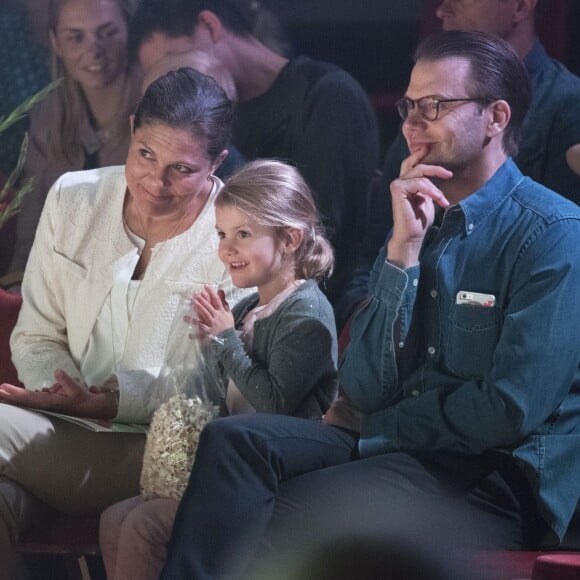 Exclusif - La princesse Estelle de Suède est allée avec ses parents la princesse Victoria et le prince Daniel au cirque Scott à Stockholm le 10 septembre 2016 en présence du manager du cirque Robert Bronett, sa femme Maria et sa fille Hannah.