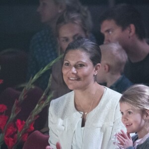 Exclusif - La princesse Estelle de Suède est allée avec ses parents la princesse Victoria et le prince Daniel au cirque Scott à Stockholm le 10 septembre 2016 en présence du manager du cirque Robert Bronett, sa femme Maria et sa fille Hannah.