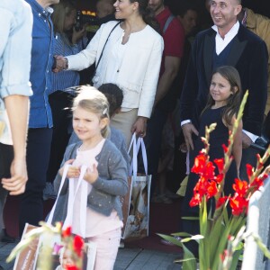 Exclusif - La princesse Estelle de Suède est allée avec ses parents la princesse Victoria et le prince Daniel au cirque Scott à Stockholm le 10 septembre 2016 en présence du manager du cirque Robert Bronett, sa femme Maria et sa fille Hannah.