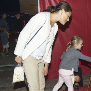 Exclusif - La princesse Estelle de Suède est allée avec ses parents la princesse Victoria et le prince Daniel au cirque Scott à Stockholm le 10 septembre 2016 en présence du manager du cirque Robert Bronett, sa femme Maria et sa fille Hannah.