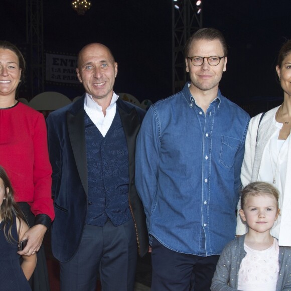 Exclusif - La princesse Estelle de Suède est allée avec ses parents la princesse Victoria et le prince Daniel au cirque Scott à Stockholm le 10 septembre 2016 en présence du manager du cirque Robert Bronett, sa femme Maria et sa fille Hannah.