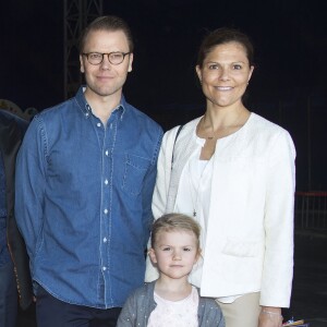 Exclusif - La princesse Estelle de Suède est allée avec ses parents la princesse Victoria et le prince Daniel au cirque Scott à Stockholm le 10 septembre 2016 en présence du manager du cirque Robert Bronett, sa femme Maria et sa fille Hannah.