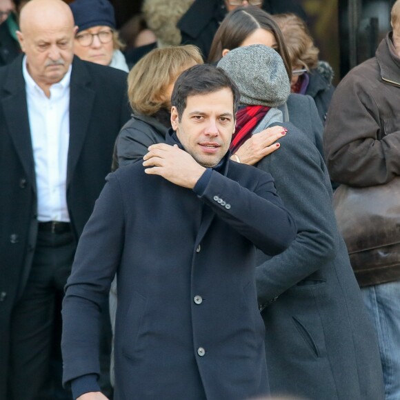 Exclusif - Laurent Lafitte - Obsèques de Jean-Claude Deret, le père de Zabou Breitman au cimetière du Père Lachaise à paris le 17 décembre 2016.