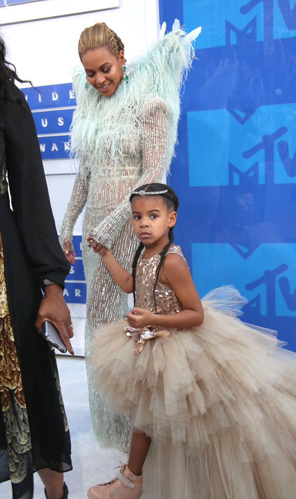 Beyonce et sa fille Blue Ivy à la soirée des MTV Video Music Awards 2016 au Madison Square Garden de New York, le 28 août 2016.