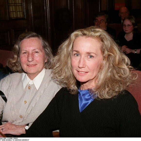 Brigitte Fossey et sa mère Marcelle Feuillade à Paris en 1999.