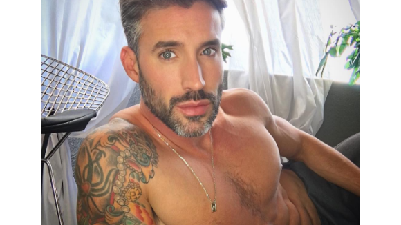 Robert Sepulveda Jr : Le "Bachelor" gay se dénude pour son calendrier