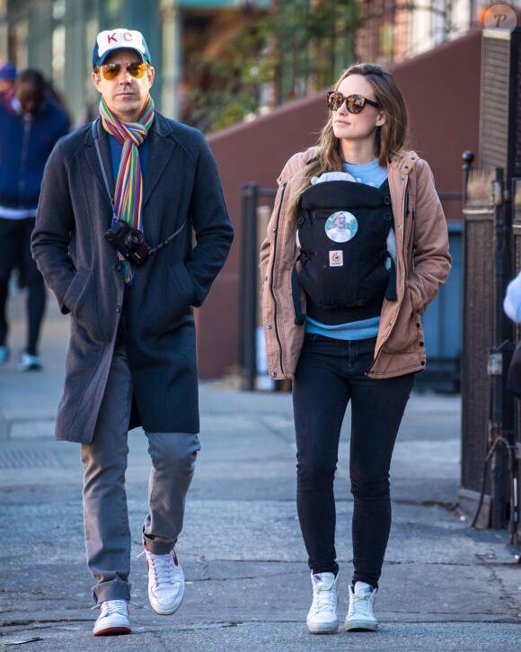Exclusif - Olivia Wilde, son compagnon Jason Sudeikis et leur fille Daisy à Brooklyn, New York le 8 novembre 2016.