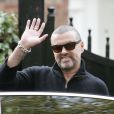 Le chanteur George Michael quittant son domicile pour rejoindre la salle Earls Court pour son dernier concert à Londres. Le 17 octobre 2012