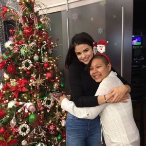 Selena Gomez a rendu visite à des jeunes patients dans un hôpital du Texas, le 24 décembre 2016