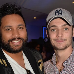 Exclusif - Kevin Razy et  Louis Sarkozy lors de la soirée Experience PlayStation VR à Paris, France, le 13 octobre 2016. © Veeren/Bestimage