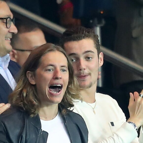 Pierre Sarkozy et Louis Sarkozy - People au match de Ligue des champions Psg contre Arsenal au Parc des Princes à Paris le 13 septembre 2016. © Cyril Moreau/Bestimage