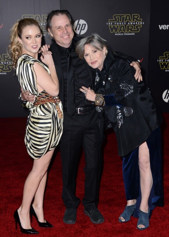 Billie Lourd avec sa maman Carrie Fisher et son oncle Todd Fisher à l'avant-première du "Réveil de la Force" à Los Angeles, le 14 décembre 2015.