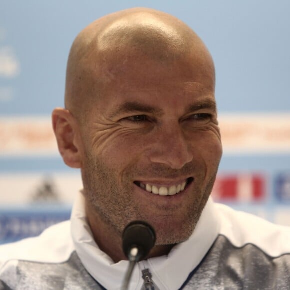 Zinedine Zidane lors d'une conférence de presse organisée à Yokohama, au Japon, le 14 décembre 2016.