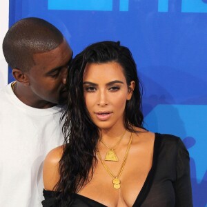 Kanye West et sa femme Kim Kardashian - Photocall des MTV Video Music Awards 2016 au Madison Square Garden à New York. Le 28 août 2016.