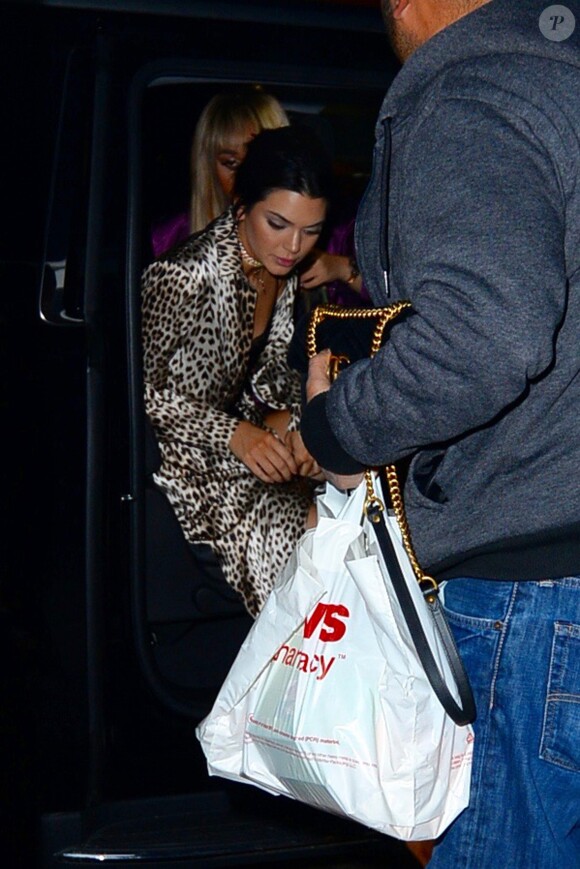 Kendall Jenner et Jordyn Woods arrivent au The Night Guy à Los Angeles, le 31 décembre 2016.