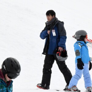 Maddox Jolie-Pitt prend des cours de snowboard à Crested Butte, Colorado, le 28 décembre 2016.