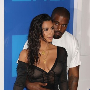 Kim Kardashian et son mari Kanye West - Photocall des MTV Video Music Awards 2016 au Madison Square Garden à New York, le 28 août 2016.