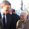 Guy Bedos et Arnaud Montebourg en visite dans la Casbah d'Alger, le 11 décembre 2016.