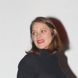Exclusif - Marion Cotillard, très enceinte, à l'avant-première de "Rock'n Roll" au cinéma Kinepolis à Lomme, le 4 Janvier 2017. © Stéphane Vansteenkiste/Bestimage