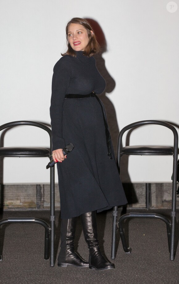 Exclusif - Marion Cotillard, très enceinte, à l'avant-première de "Rock'n Roll" au cinéma Kinepolis à Lomme, le 4 Janvier 2017. © Stéphane Vansteenkiste/Bestimage