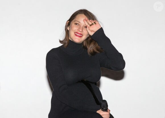 Exclusif - Marion Cotillard, enceinte et ravissante, à l'avant-première de "Rock'n Roll" au cinéma Kinepolis à Lomme, le 4 Janvier 2017. © Stéphane Vansteenkiste/Bestimage