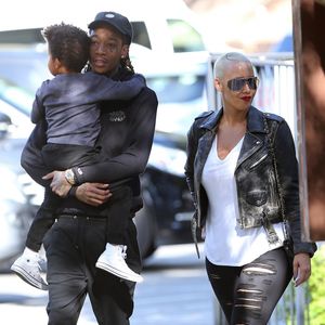 Amber Rose et son mari Wiz Khalifa emmènent leur fils Sebastian à une fête de Thanksgiving à Studio City, le 23 novembre 2016