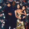 Kanye West, Kim Kardashian habillée d'une robe dorée Rodarte, et leurs enfants North et Saint West fêtent Noël. Décembre 2016.