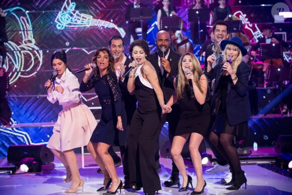 Exclusif - Les chanteurs de la Star Academy Saison 4 (Karima Charni, Hoda Sanz, Mathieu Johann, Tina Tictone, Lucie Bernardoni, Sofiane Tadjine-Lambert, Francesca Antoniotti, Enrique Toyos) - Emission hommage à "Grégory Lemarchal, 10 ans après l'histoire continue" au Zénith de Paris et retransmis en direct sur TF1 le 7 janvier 2017. © Cyril Moreau/Bestimage