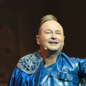 Exclusif - David Ban, Sébastien Cauet et Olivier Dion - Sébastien Cauet chante dans la comédie musicale "Les 3 Mousquetaires" au Palais des Sports à Paris le 8 décembre 2016.